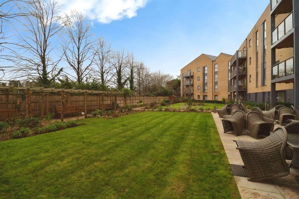 Additional property image - Miami House, Princes Road, Chelmsford, Essex, CM2 9GE