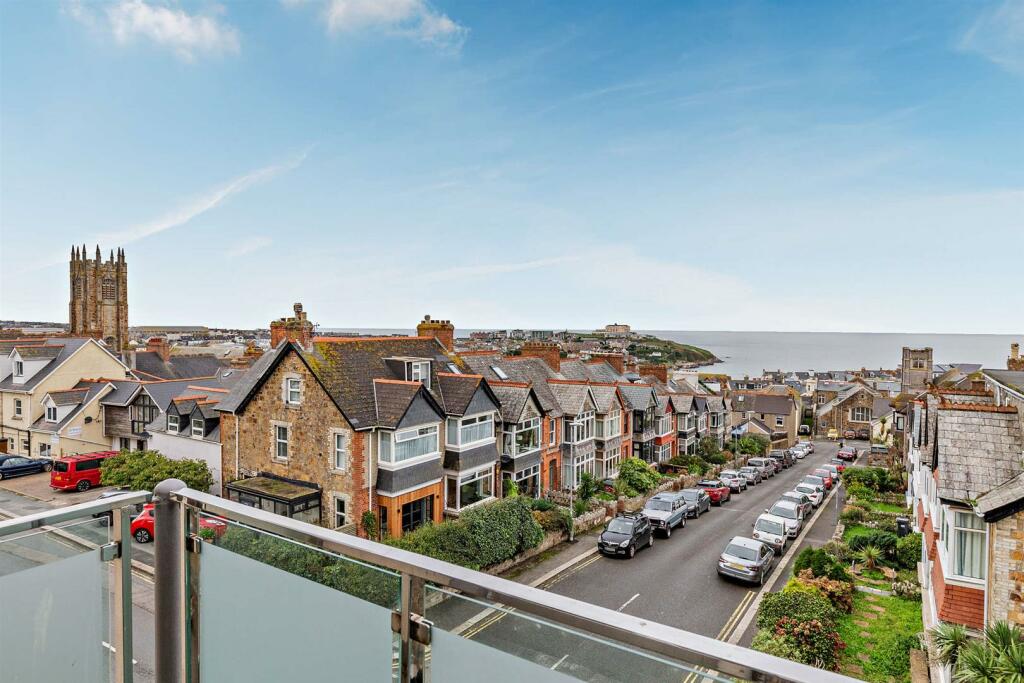 1 bedroom apartment for sale in Marina Court, Mount Wise, Newquay, TR7