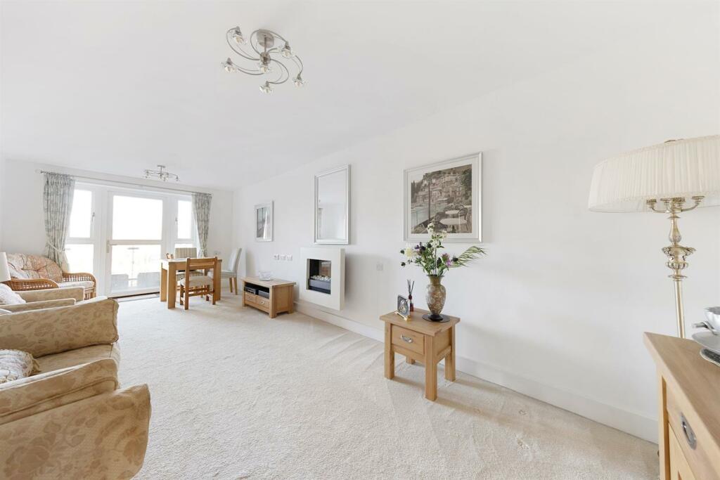 1 bedroom apartment for sale in London Road, Guildford, GU1