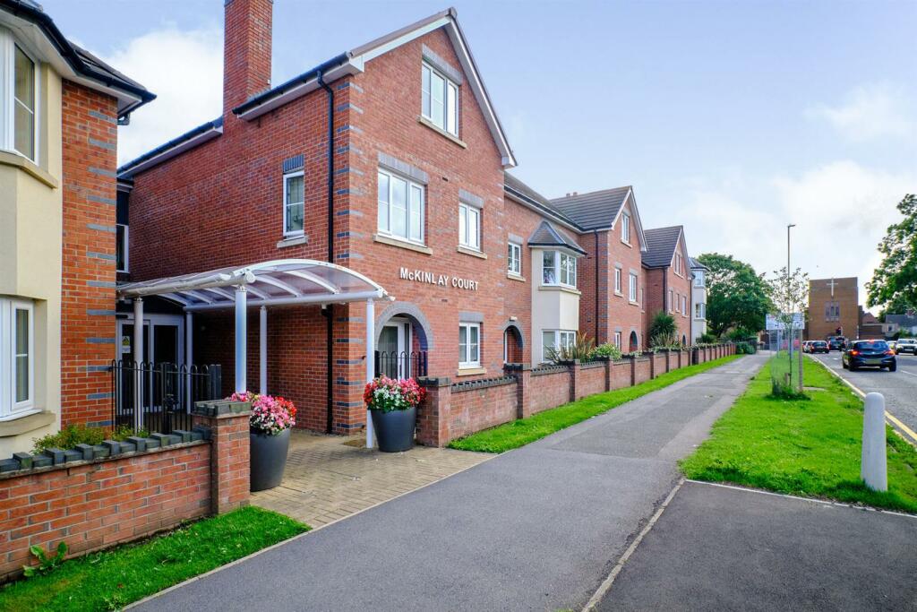 1 bedroom apartment for sale in Tresham Close, St. Marys Road, Kettering, Northamptonshire, NN15