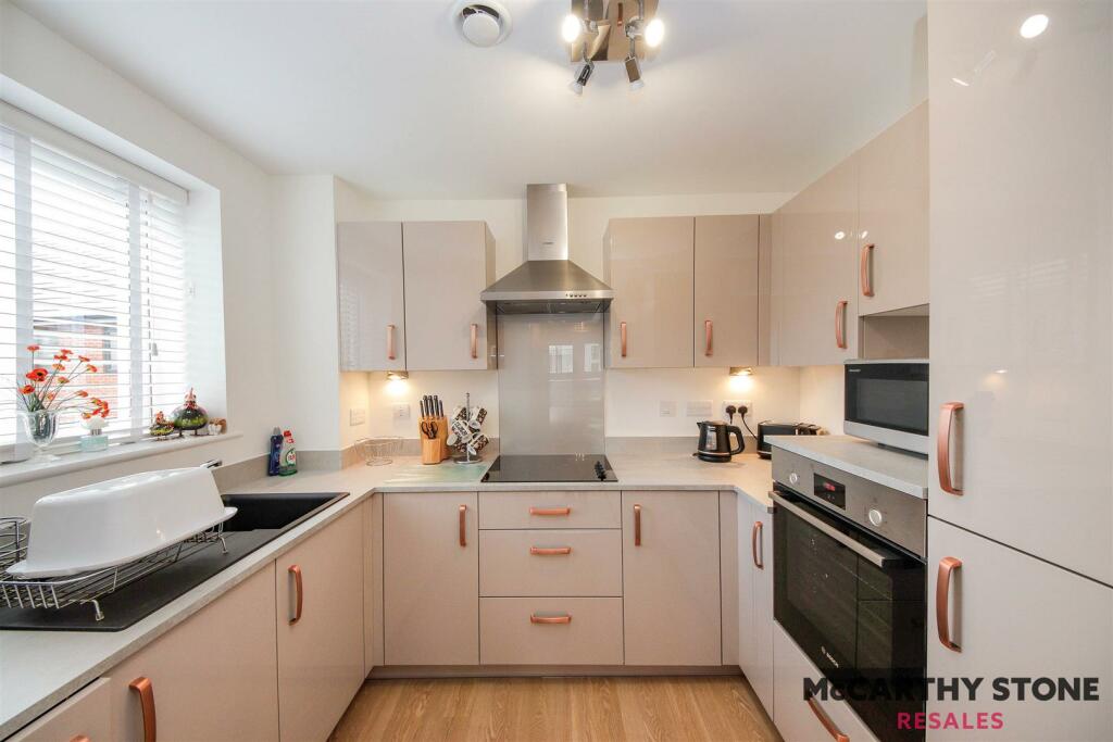 Additional property image - 30 Wheatley Place, Connaught Close, Solihull
