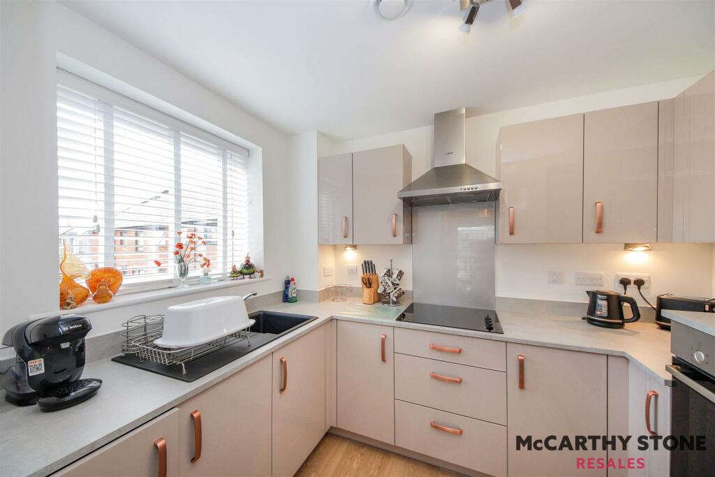 Additional property image - 30 Wheatley Place, Connaught Close, Solihull