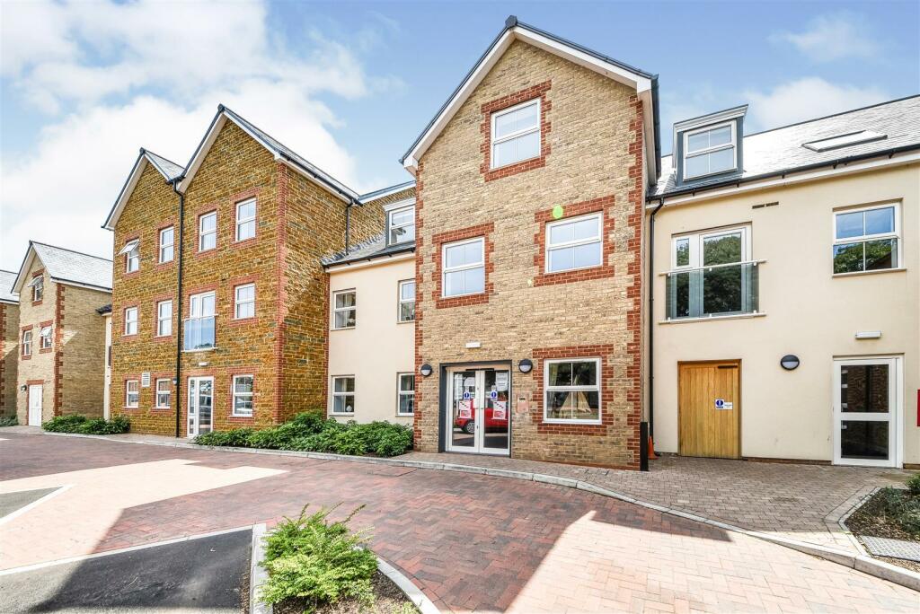 2 bedroom apartment for sale in 50 Eastland Grange, 16 Valentine Road