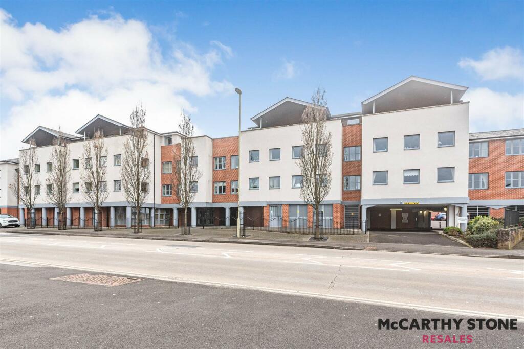 2 bedroom apartment for sale in Lady Susan Court, New Road, Basingstoke, RG21