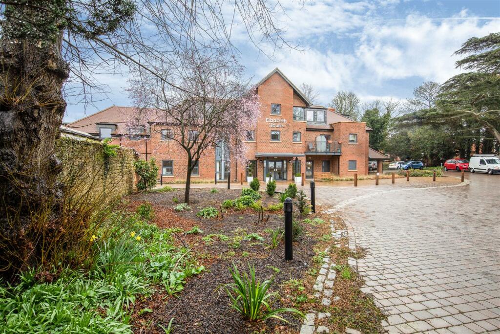 1 bedroom apartment for sale in Elizabeth House, St. Giles Mews, Stony Stratford,, MK11