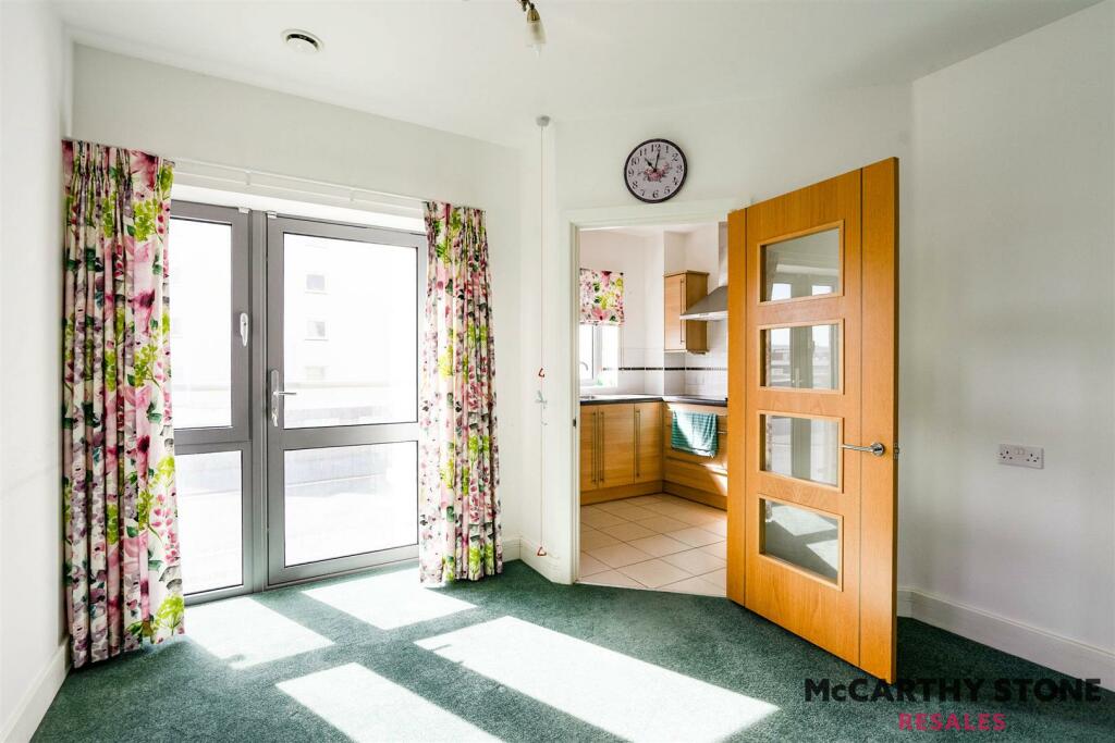 Additional property image - Eversley Court, Dane Road, Seaford, East Sussex BN25 1FF
