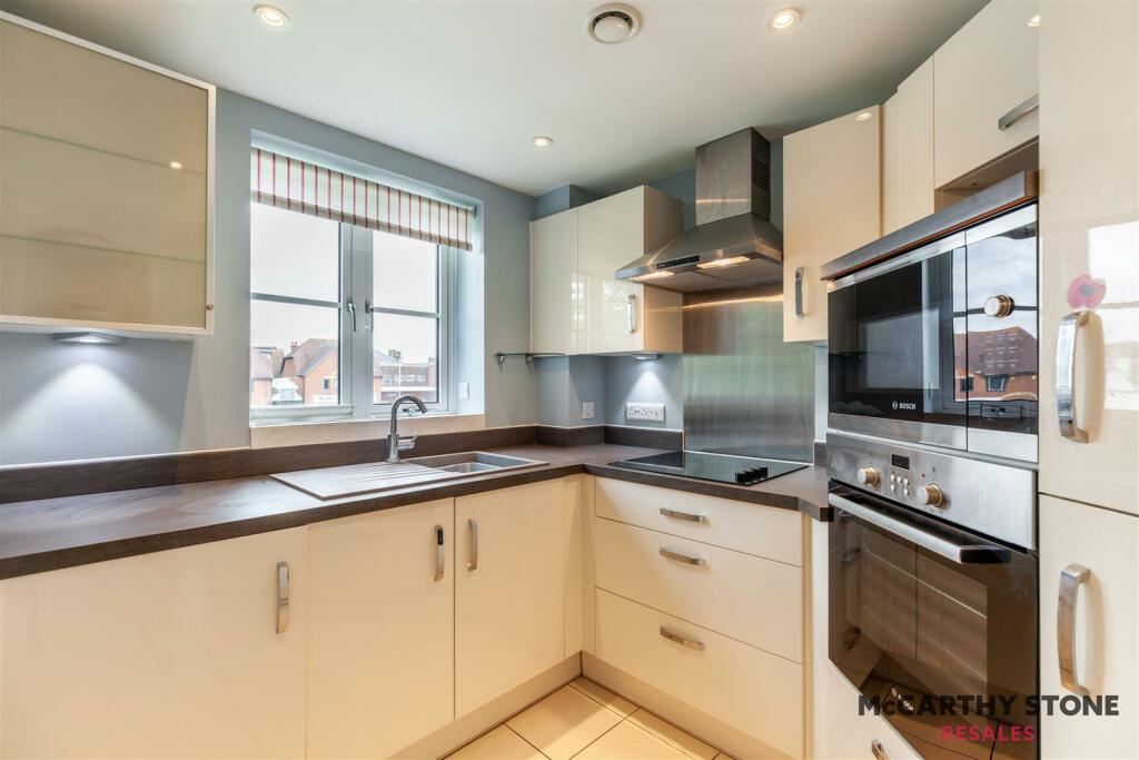 Additional property image - Lawrence Place, White Horse Lane, Maldon