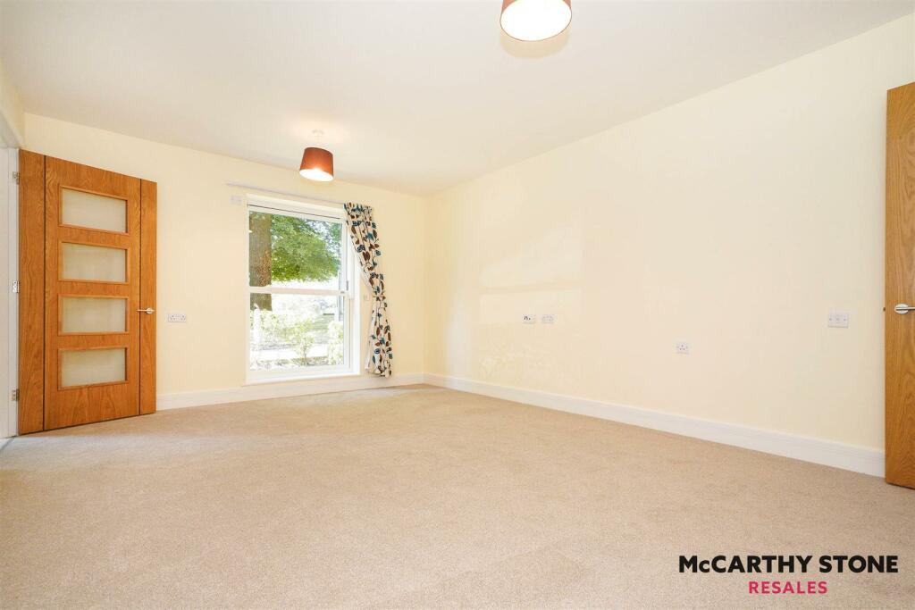 Additional property image - Peel Court, College Way, Welwyn Garden City, Hertfordshire, AL8 6DG