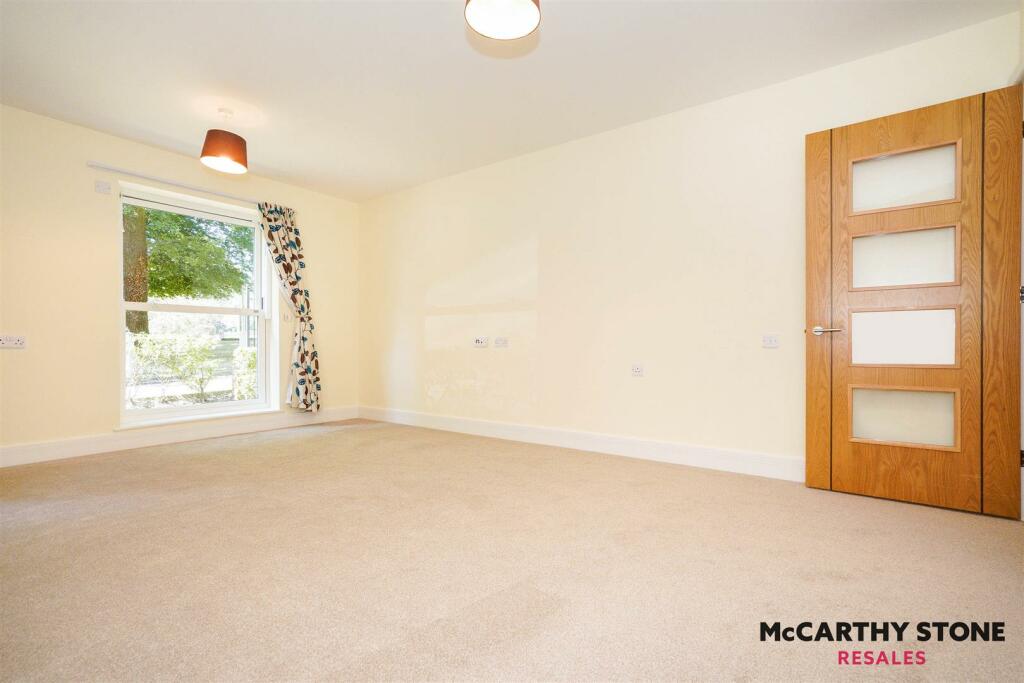 Additional property image - Peel Court, College Way, Welwyn Garden City, Hertfordshire, AL8 6DG