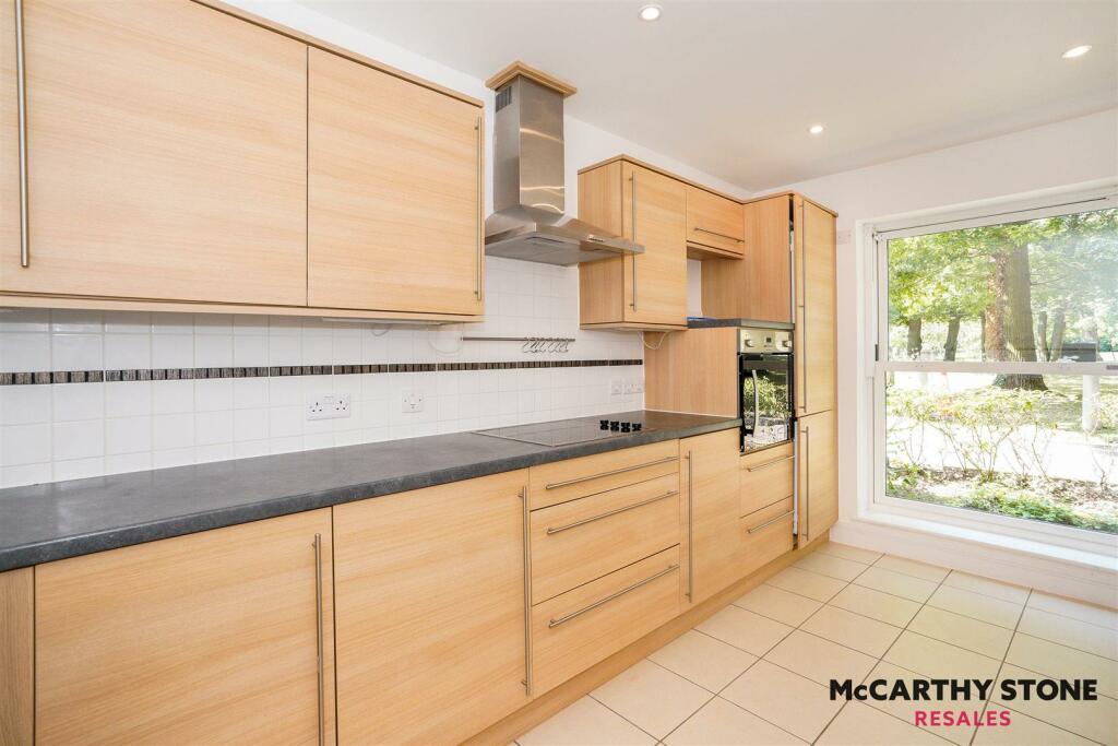 Additional property image - Peel Court, College Way, Welwyn Garden City, Hertfordshire, AL8 6DG