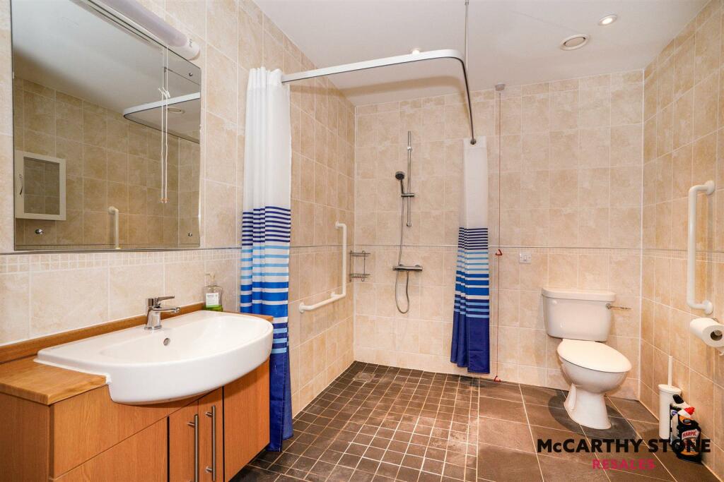 Additional property image - Peel Court, College Way, Welwyn Garden City, Hertfordshire, AL8 6DG