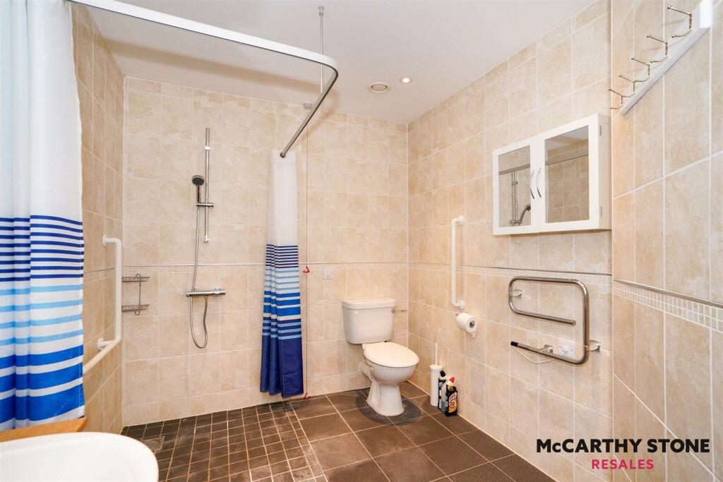 Additional property image - Peel Court, College Way, Welwyn Garden City, Hertfordshire, AL8 6DG