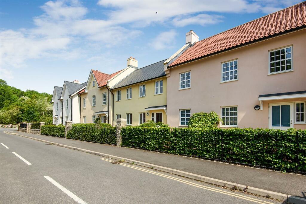 Additional property image - Barnhill Court, Barnhill Road, Chipping Sodbury, Bristol