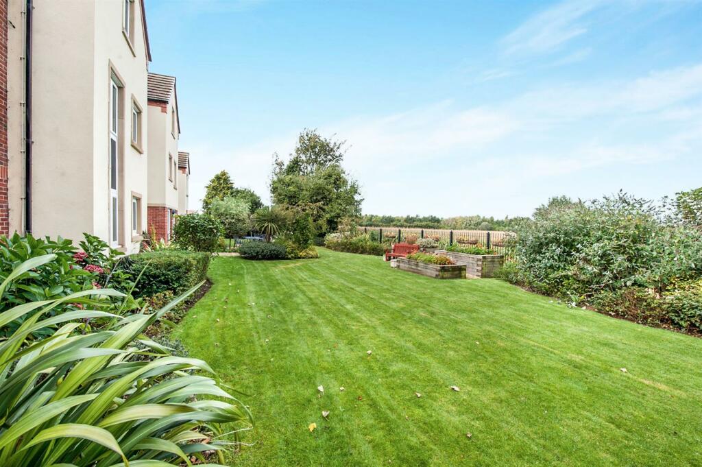 Additional property image - Salmon Court, Stratford Road, Wellesbourne, CV35 9SF