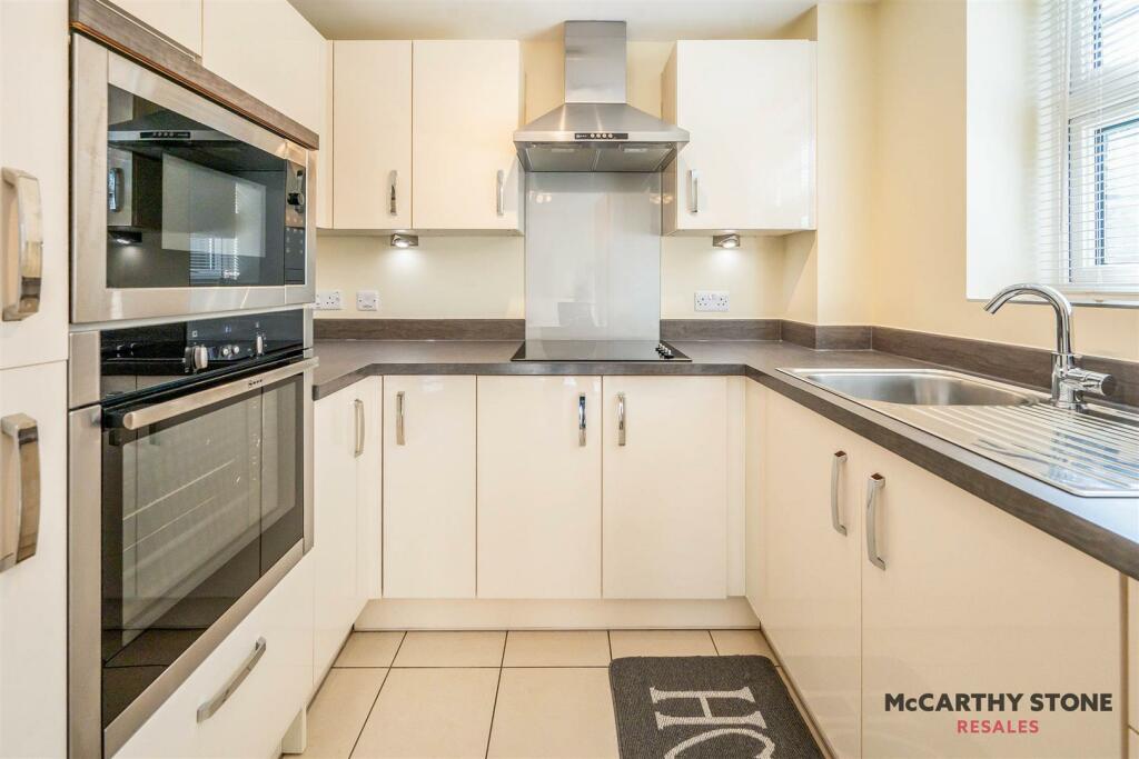Additional property image - Brueton Place, 218 - 220 Blossomfield Road, Solihull, B91 1PT