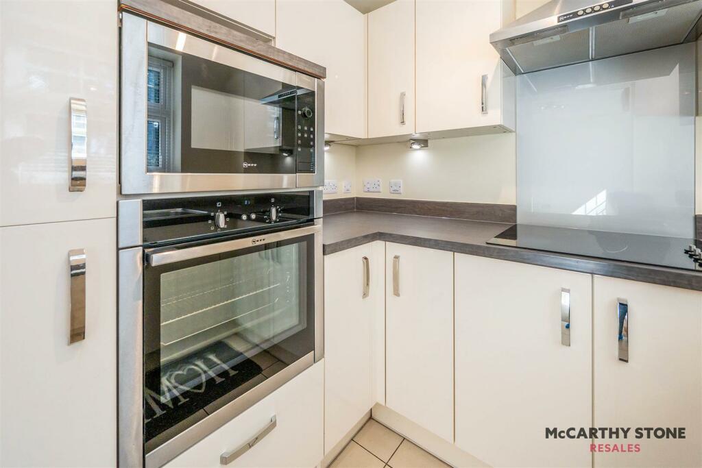 Additional property image - Brueton Place, 218 - 220 Blossomfield Road, Solihull, B91 1PT
