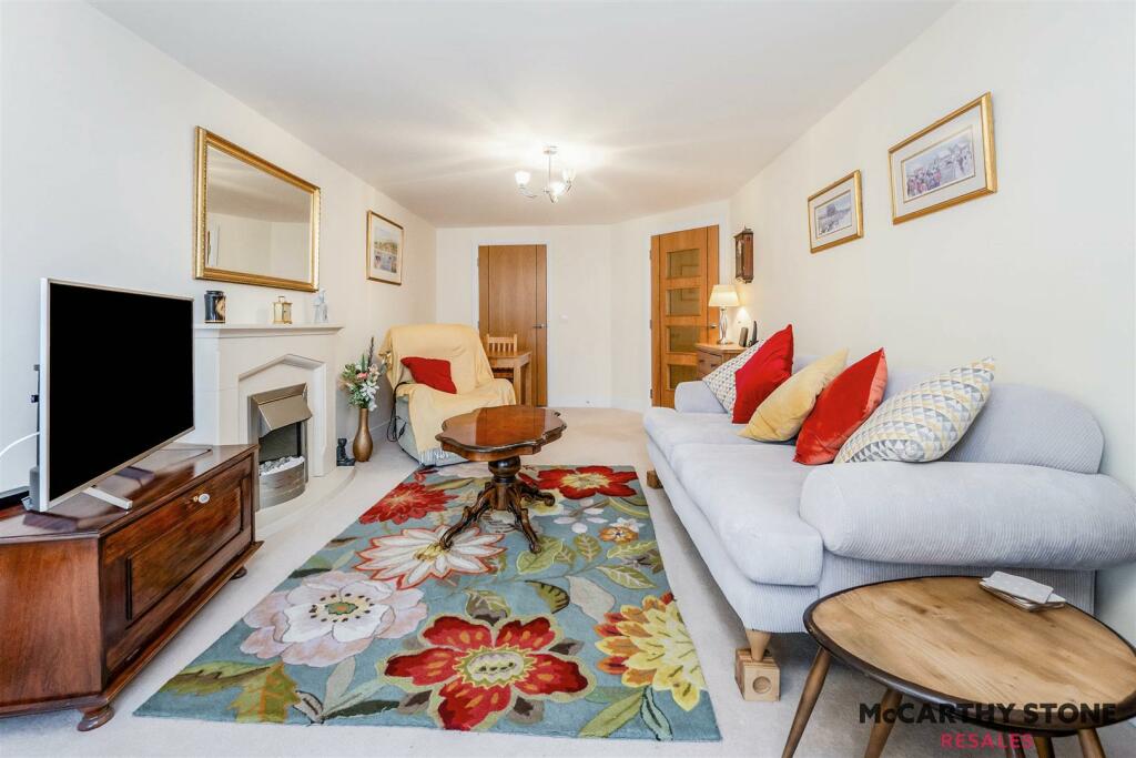 Additional property image - Wilton Court, Southbank Road, Kenilworth,