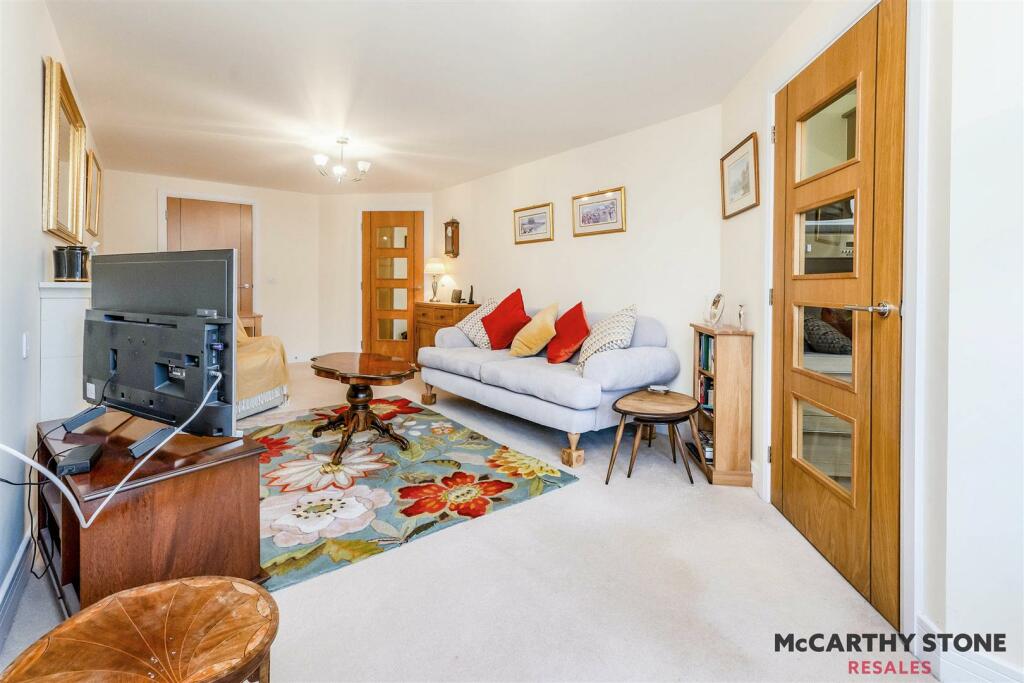 Additional property image - Wilton Court, Southbank Road, Kenilworth,