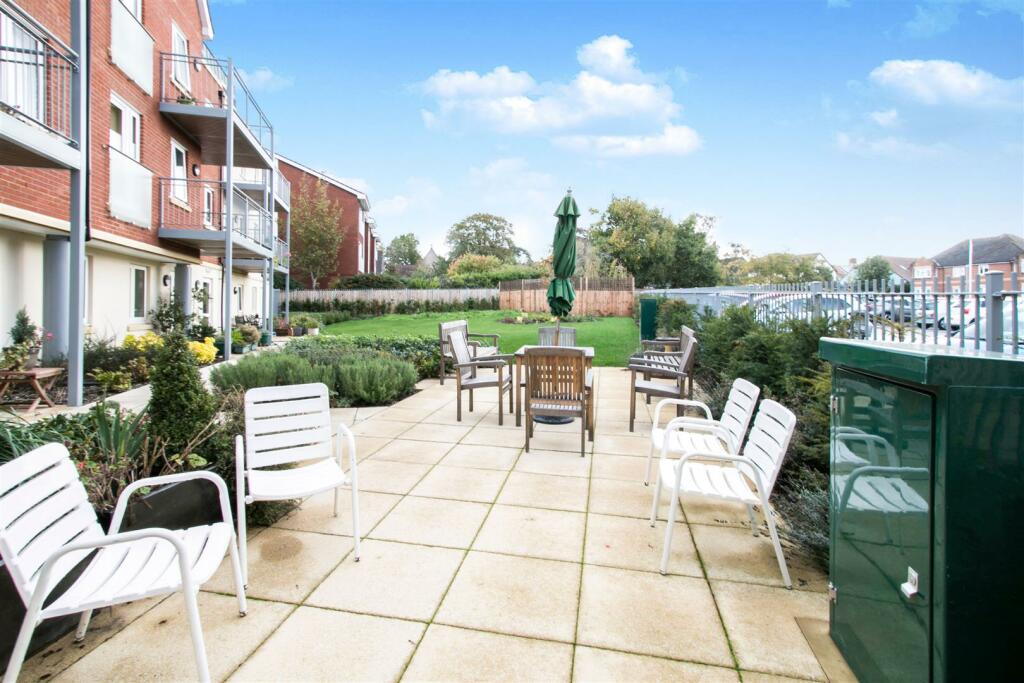 Additional property image - Macaulay Road, Broadstone, Dorset, BH18 8AR
