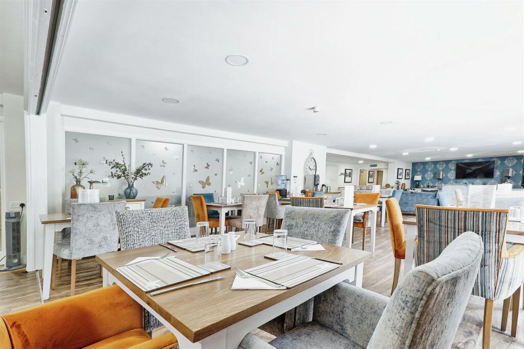 Additional property image - Miami House, Princes Road, Chelmsford, CM2 9GE