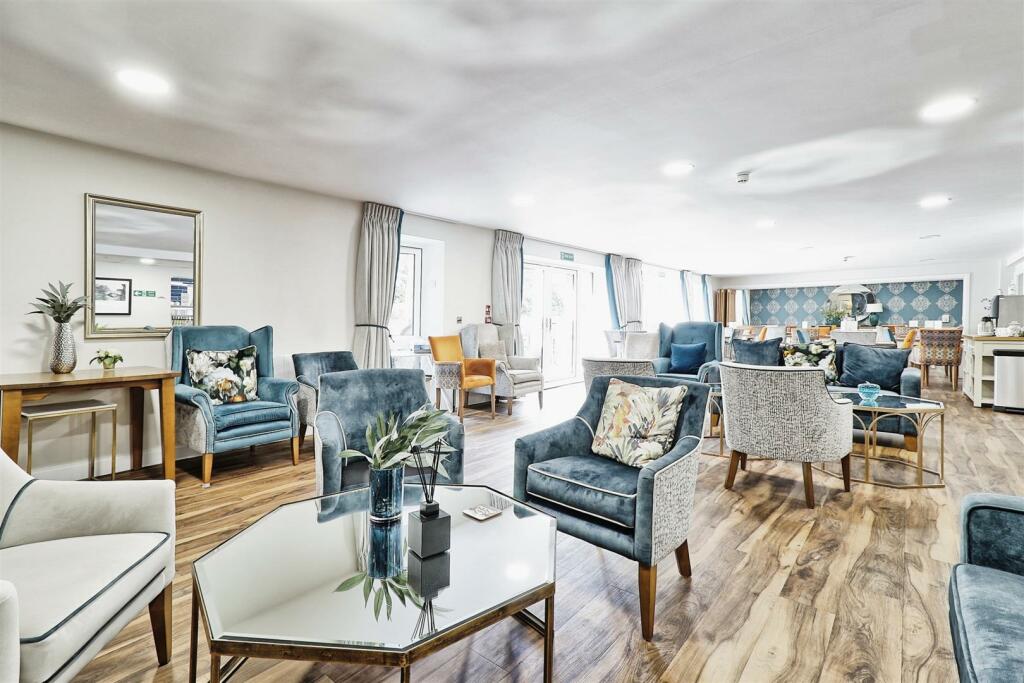 Additional property image - Miami House, Princes Road, Chelmsford, CM2 9GE