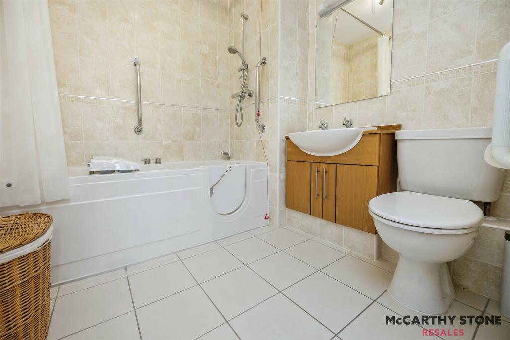 Additional property image - Salmon Court, Stratford Road, Wellesbourne, Warwick