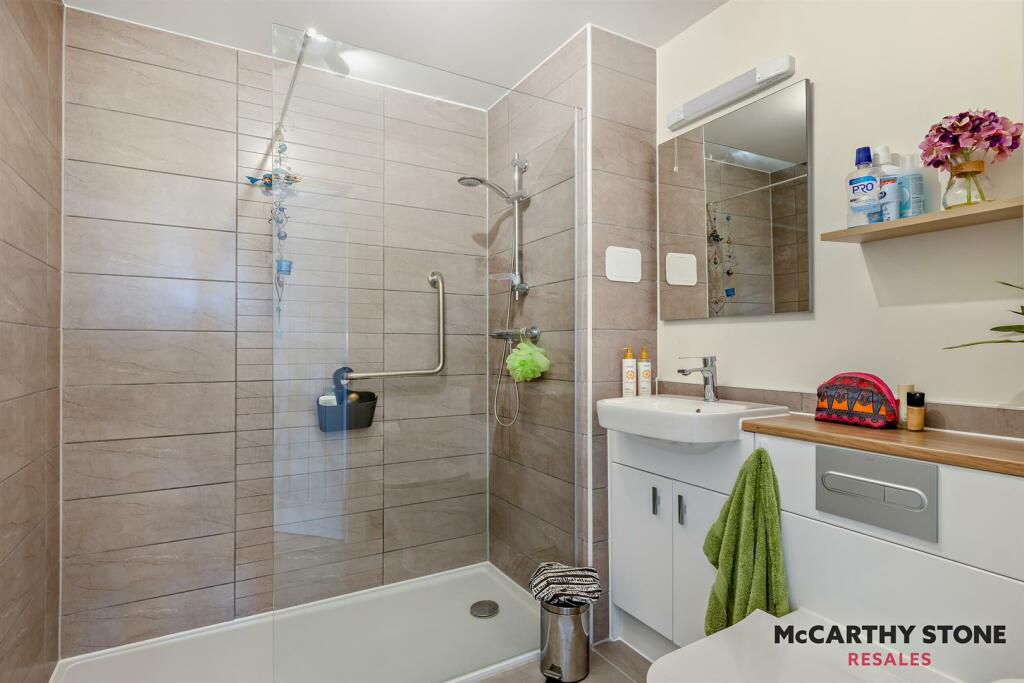 Additional property image - Hooton Road, Willaston, Neston