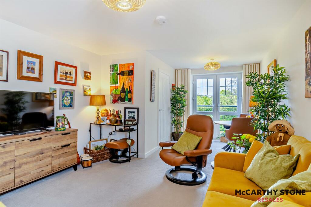 Additional property image - Hooton Road, Willaston, Neston