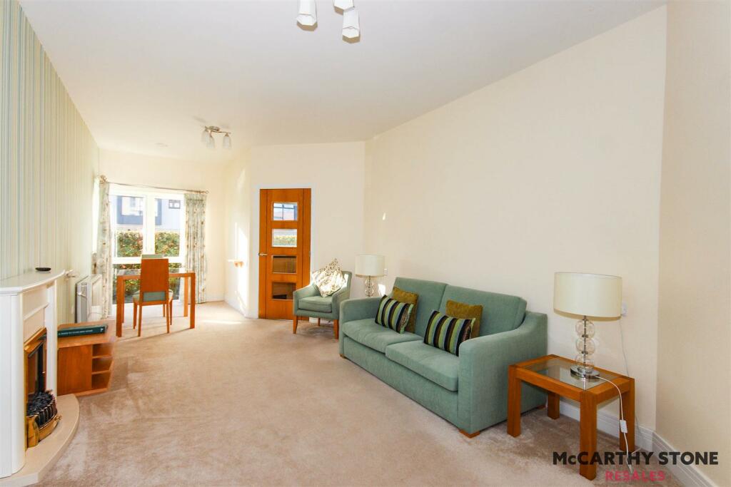 Additional property image - Wilton Court, Southbank Road, Kenilworth, Warwickshire, CV8 1RX