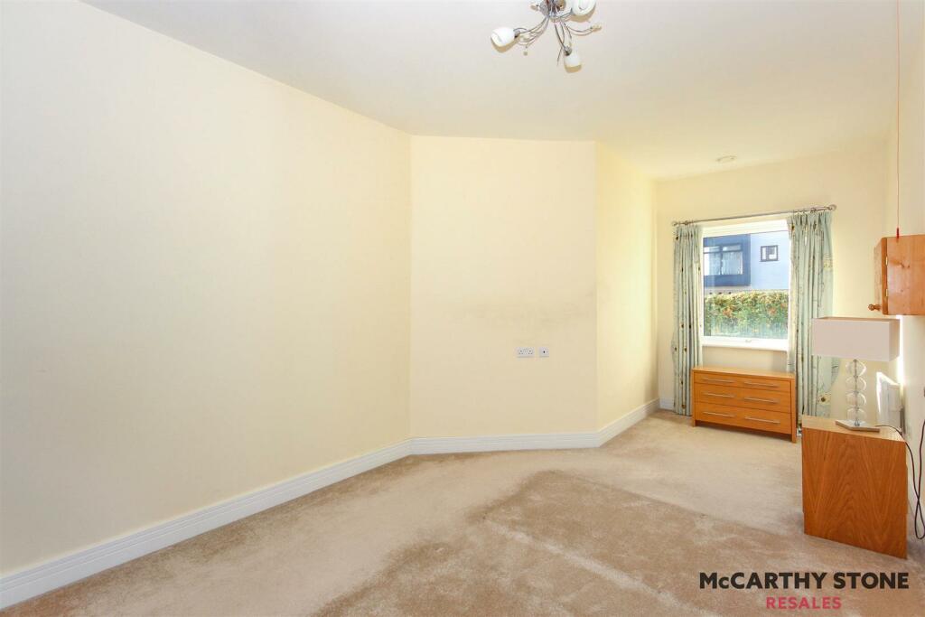 Additional property image - Wilton Court, Southbank Road, Kenilworth, Warwickshire, CV8 1RX