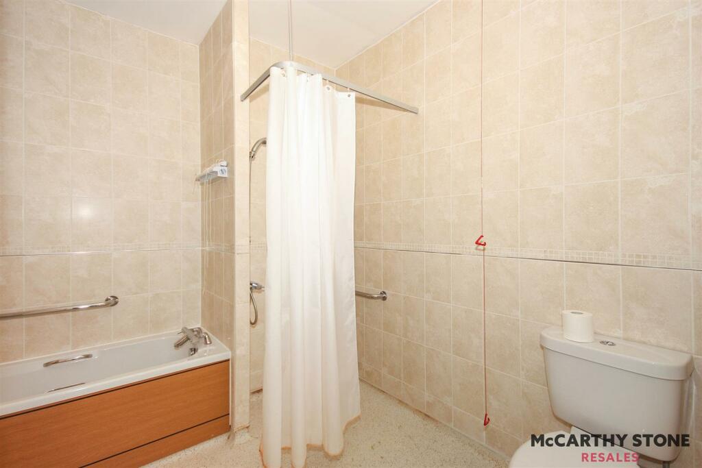 Additional property image - Wilton Court, Southbank Road, Kenilworth, Warwickshire, CV8 1RX