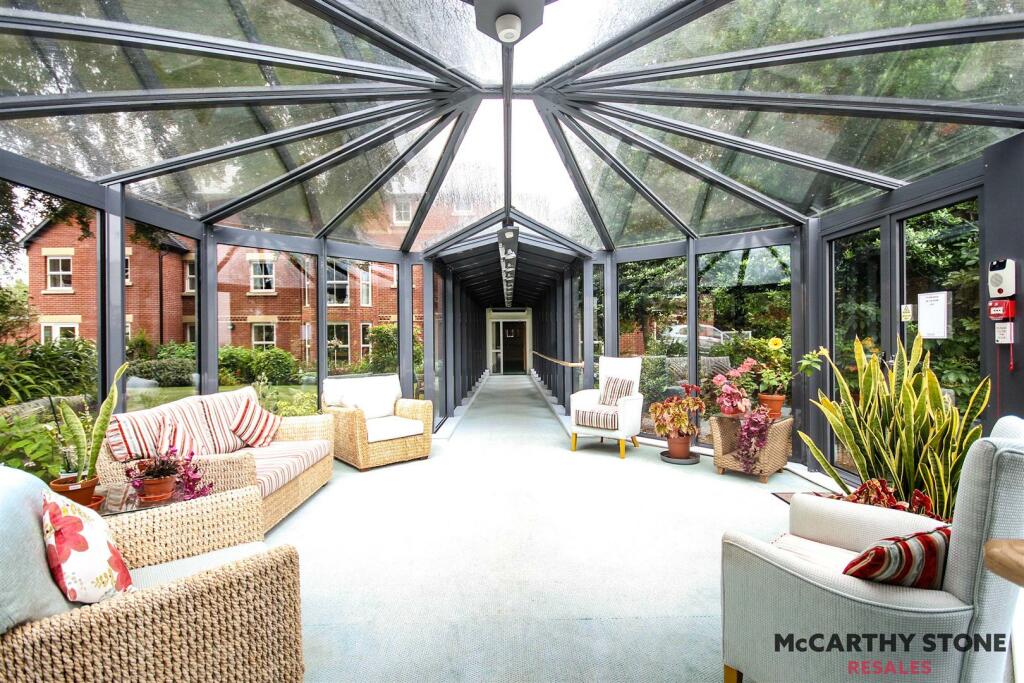 Additional property image - Wilton Court, Southbank Road, Kenilworth, Warwickshire, CV8 1RX