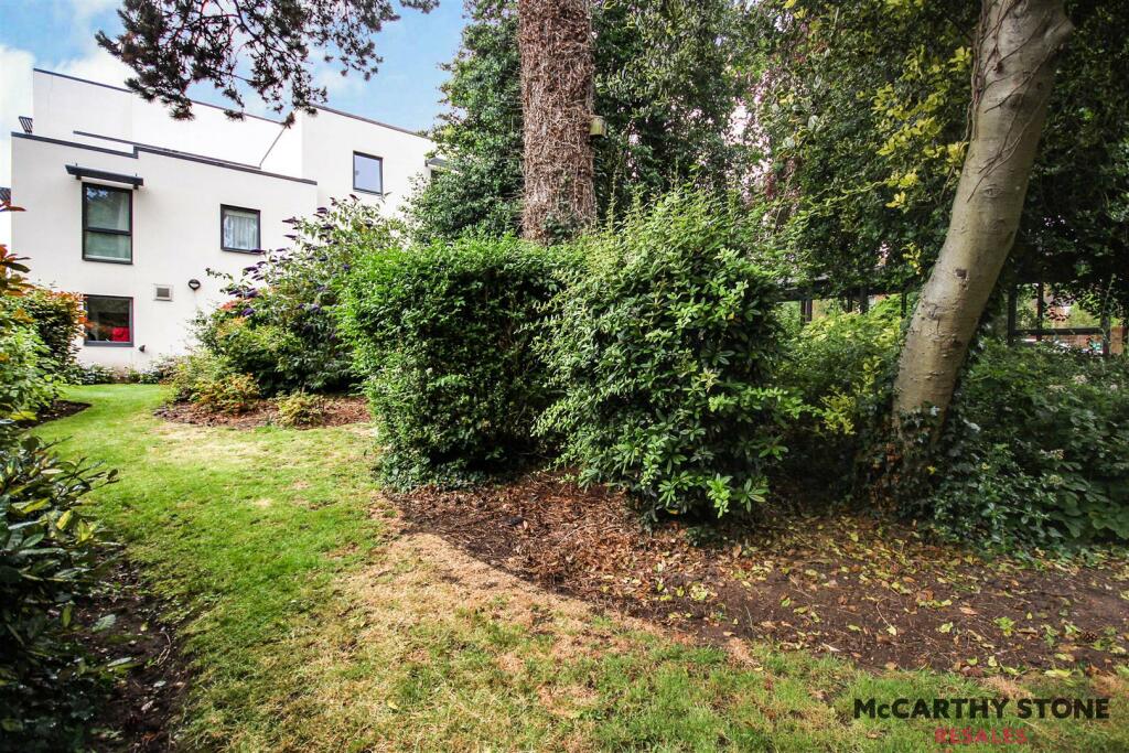 Additional property image - Wilton Court, Southbank Road, Kenilworth, Warwickshire, CV8 1RX
