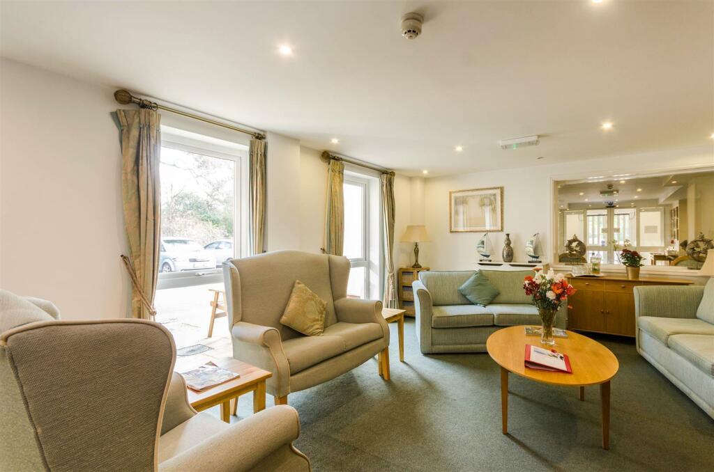 Additional property image - Cherrett Court, Ringwood Road, Ferndown, BH22 9FEn