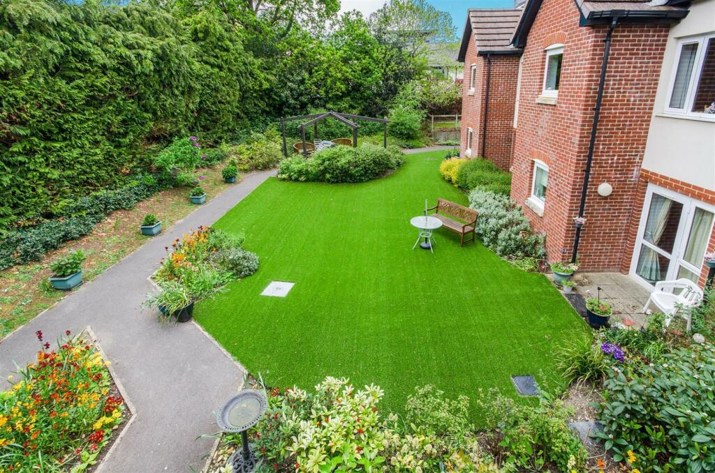Additional property image - Cherrett Court, Ringwood Road, Ferndown, BH22 9FEn