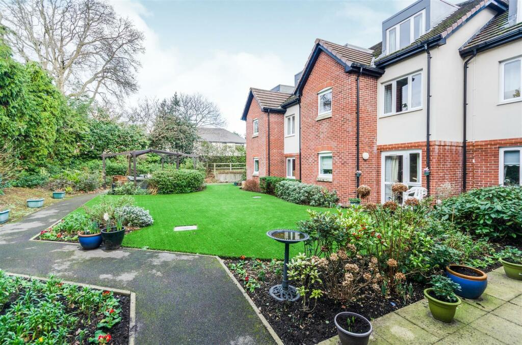 Additional property image - Cherrett Court, Ringwood Road, Ferndown, BH22 9FEn