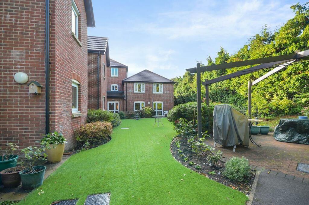 Additional property image - Cherrett Court, Ringwood Road, Ferndown, BH22 9FEn