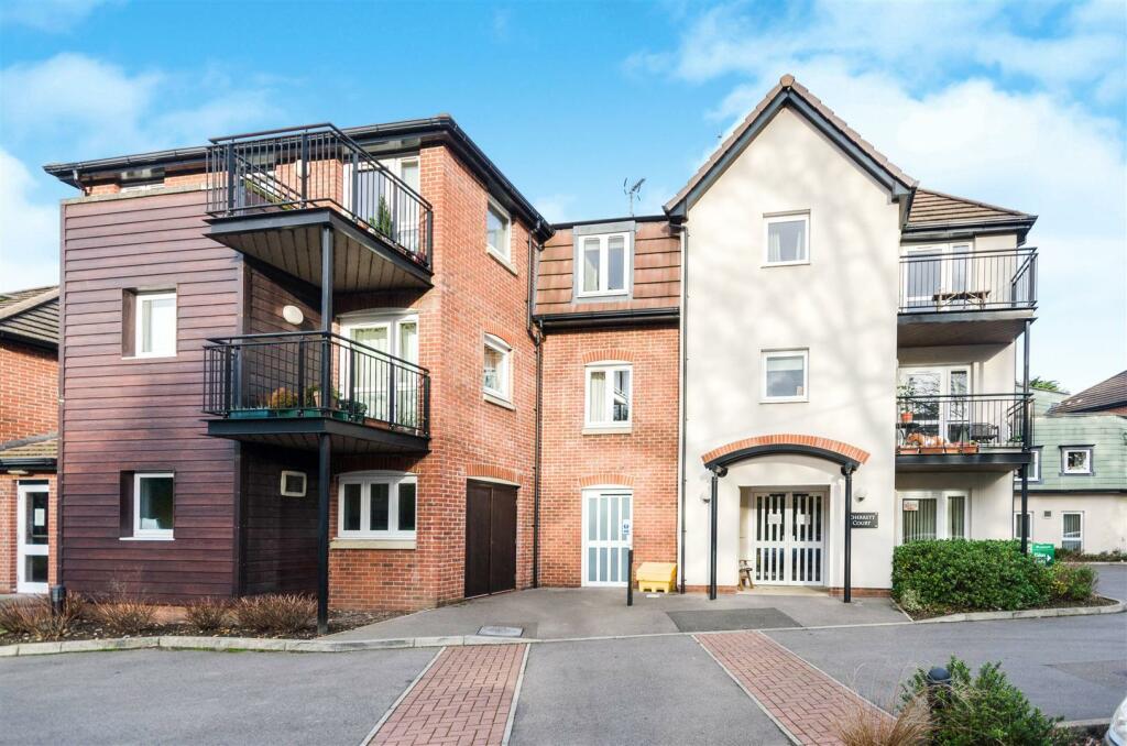 Additional property image - Cherrett Court, Ringwood Road, Ferndown, BH22 9FEn