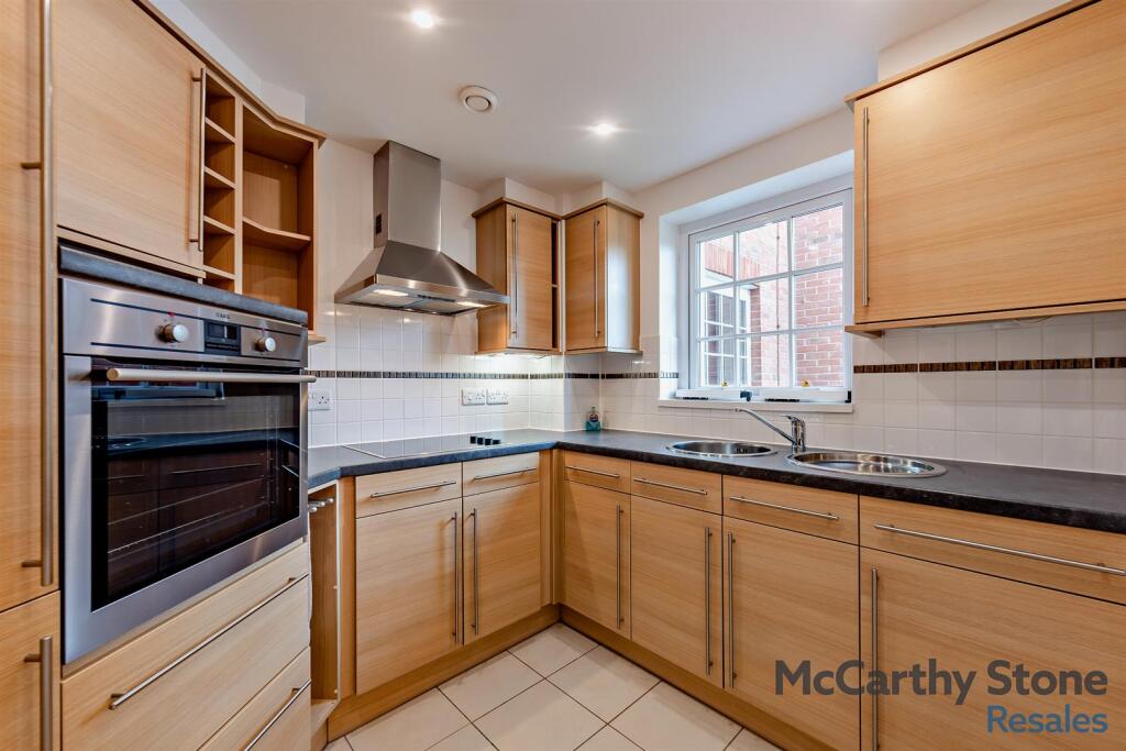 Additional property image - Claridge House, Littlehampton, West Sussex, BN17 5FE