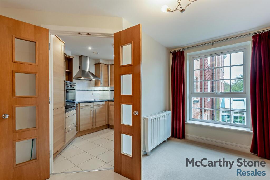 Additional property image - Claridge House, Littlehampton, West Sussex, BN17 5FE