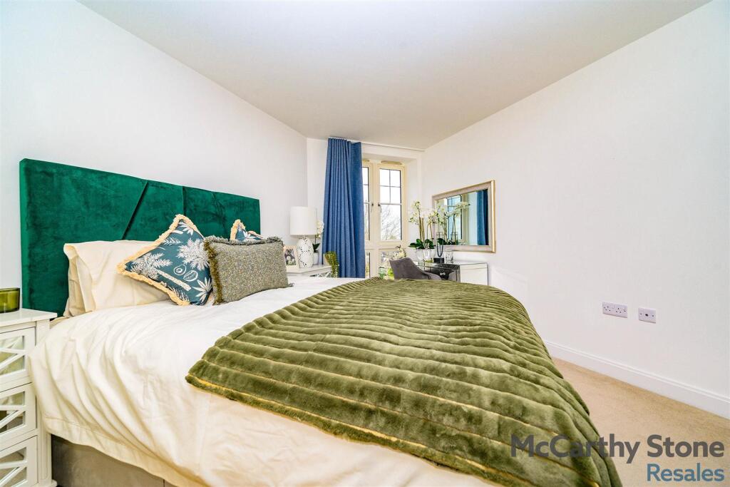 Additional property image - Great North Road, Hatfield