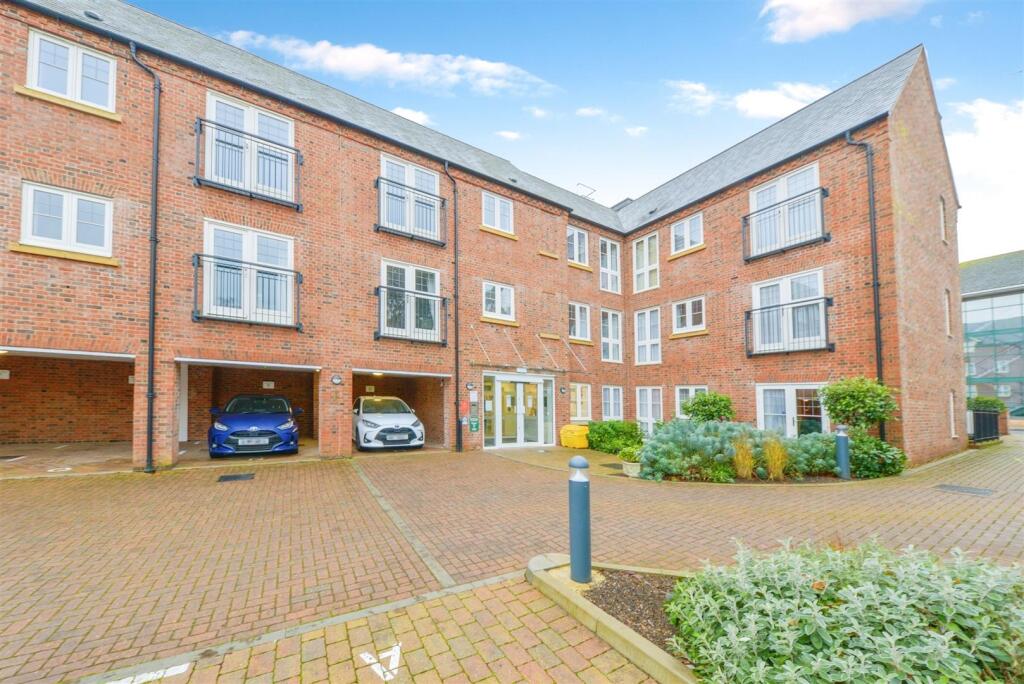 Additional property image - Great North Road, Hatfield
