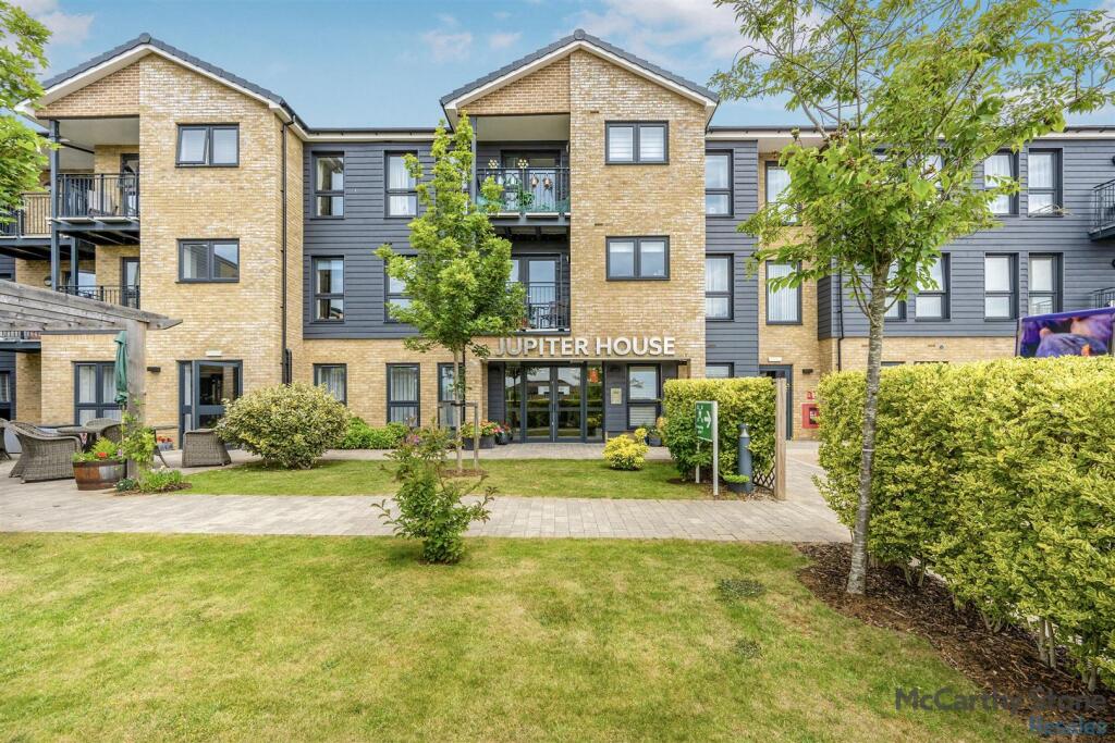 Main image of property: Hindhead Knoll, Walnut Tree, Milton Keynes