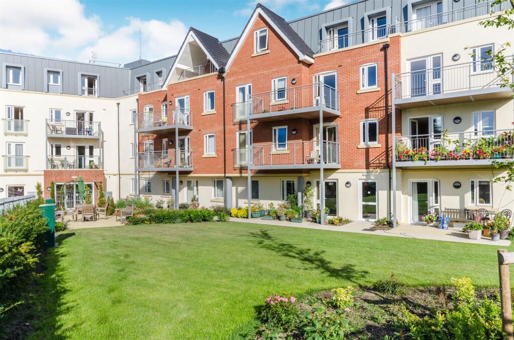 Main image of property: Macaulay Road, Broadstone, Dorset, BH18 8AR