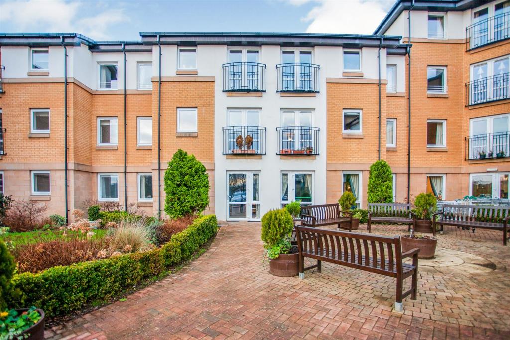 1 bedroom apartment for sale in Hilltree Court, 96 Fenwick Road, Giffnock, G46