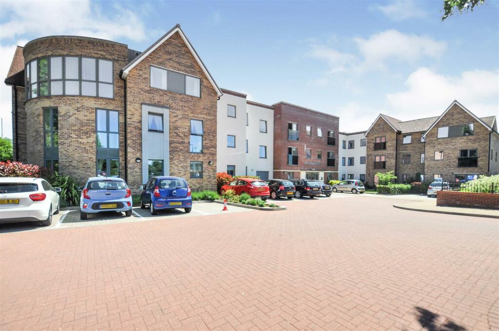 2 bedroom apartment for sale in 582592 Wellingborough Road