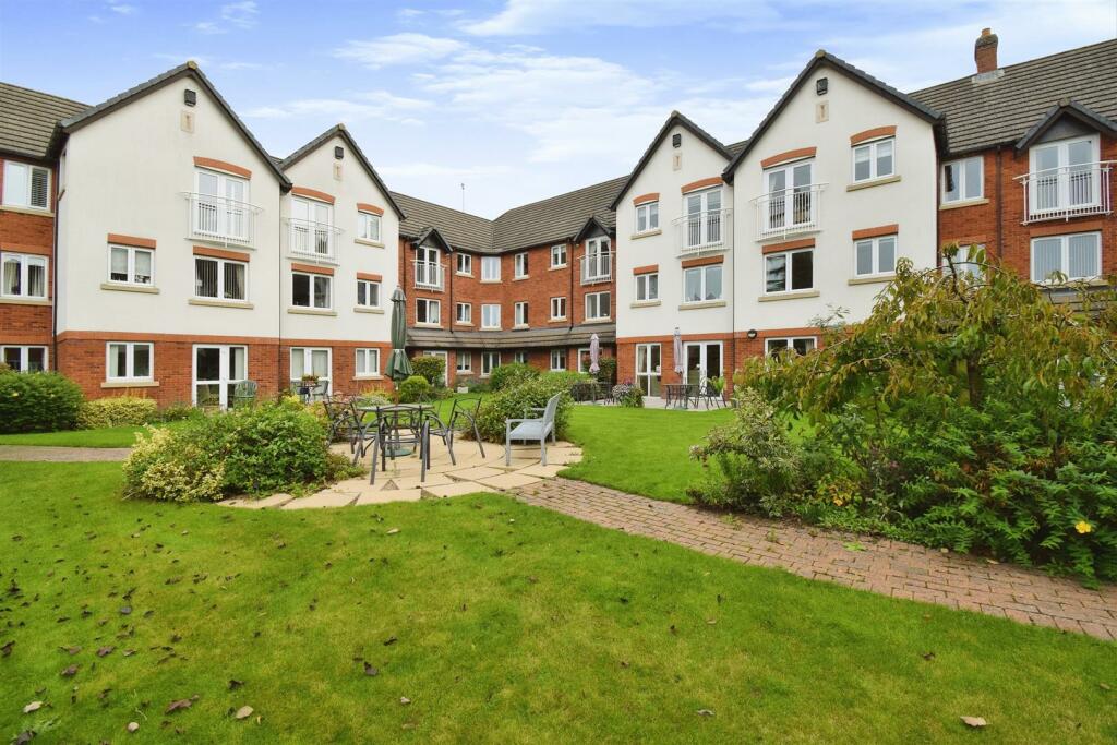 1 bedroom apartment for sale in Rowleys Court, Sandhurst Street, Oadby