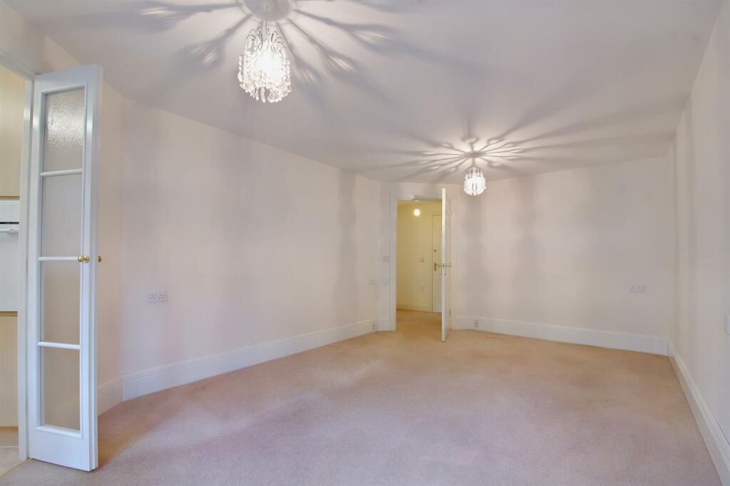 Additional property image - Coleridge Court, Clevedon, BS21 6FL