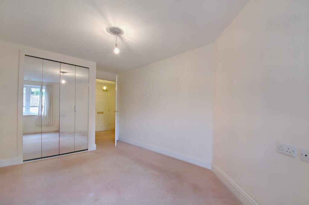 Additional property image - Coleridge Court, Clevedon, BS21 6FL