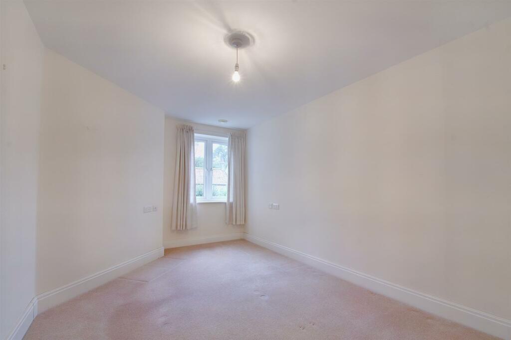 Additional property image - Coleridge Court, Clevedon, BS21 6FL